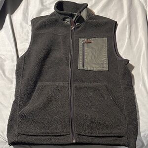 RedHead Black and Gray Fleece Vest